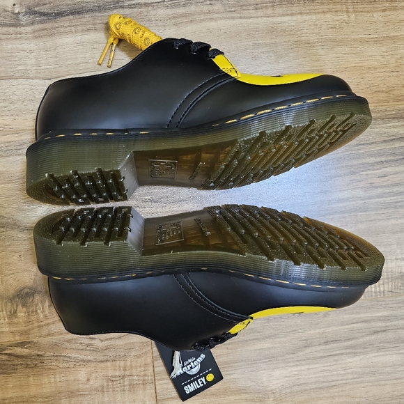 Dr. Martens x Smiley® 1461 Derby, ladies US 7, mens US 6 - Picture 5 of 9